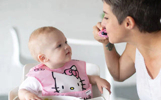 Spoon Feeding vs Baby-Led Weaning, Solids vs Purees: What's right for your baby? - Bumkins