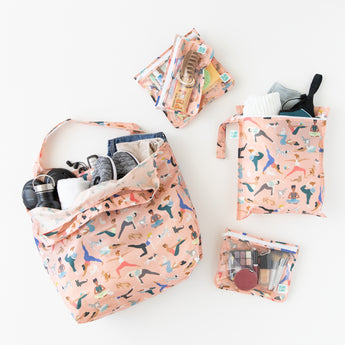 Bumkins The Playdate Planner Deluxe 5-Piece Set: Yoga Pals holds gym essentials and makeup on a white background.