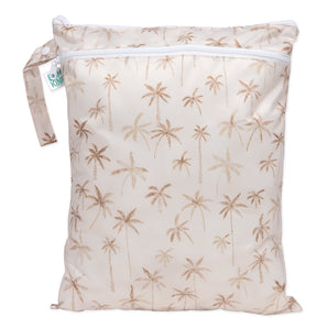 Bumkins Wet/Dry Bag: Palm Daze features a palm tree design on waterproof fabric, with a secure zipper closure. Perfect for travel use.