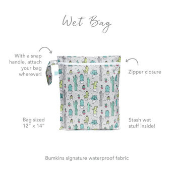 Infographic of Bumkins Wet Bag: Bumkins signature waterproof fabric, zipper closure, snap handle, stash wet stuff inside.