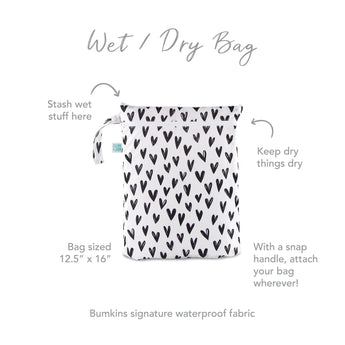 Infographic of Bumkins Wet/Dry Bag: Bumkins signature waterproof fabric, stash wet stuff, keep dry things dry, snap handle.
