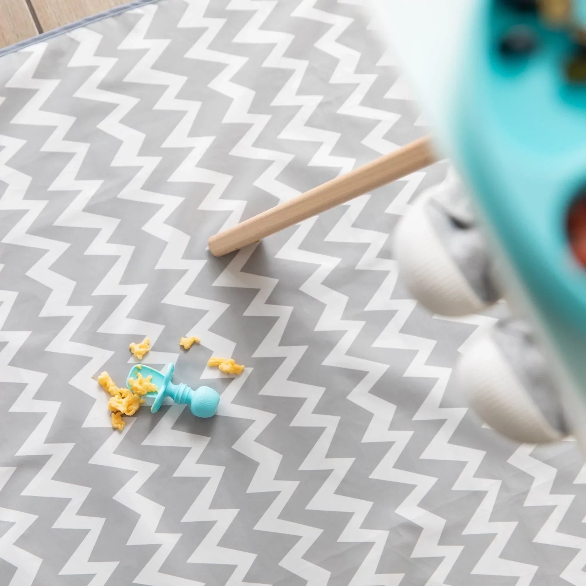 Splat Mat: Gray Chevron - Bumkins