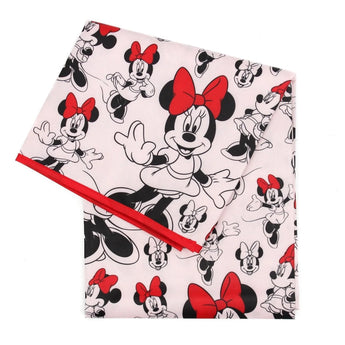 Bumkins Splat Mat: Minnie Mouse is made of pink waterproof fabric with a Minnie Mouse design and red trim.