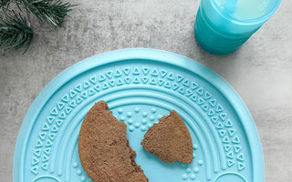 Spice Up Your Holidays: Easy Ginger Molasses Cookies! ❄️