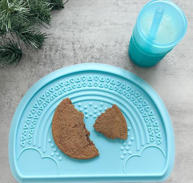 Spice Up Your Holidays: Easy Ginger Molasses Cookies! ❄️