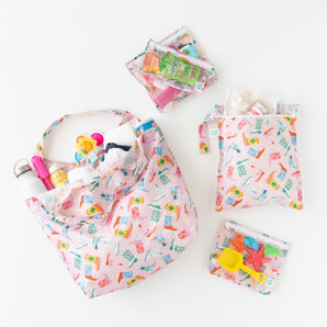 The Bumkins Playdate Planner Deluxe 5-Piece Set: Boots is perfect for stylishly organizing toys, snacks, and toiletries on the go.