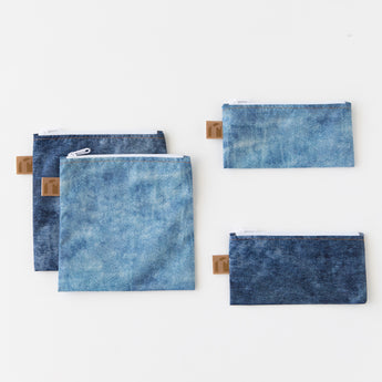 Roamio by Bumkins Snack Bag 4 Pack: Denim On Denim is neatly arranged on a white background.