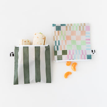 Roamio by Bumkins Reusable Snack Bag, Large 2 Pack: Motley Club holds sandwich wraps and orange slices on a white background.