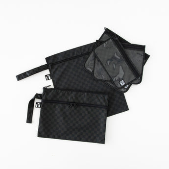 Bumkins The Chaos Coordinator Deluxe 5-Piece Set: Rich Black is arranged on a white background.