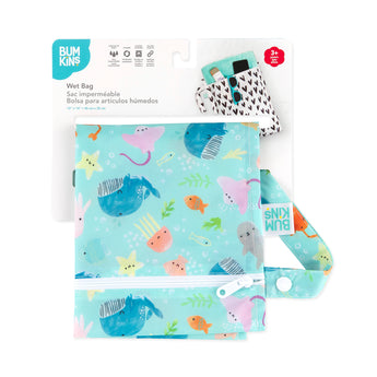 The Bumkins Wet Bag: Ocean Life, made from waterproof fabric, features a small wrist strap and comes in packaging.