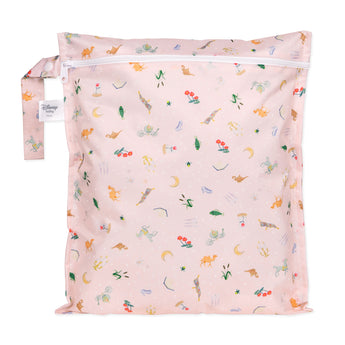 Bumkins Wet Bag: Princess Magic is a pink waterproof bag with a princess-themed icon pattern, zipper closure, & side handle.