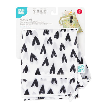 Bumkins Wet/Dry Bag: Hearts—waterproof, reusable bag with a black-and-white heart print in retail packaging.