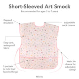 Infographic of Bumkins Short-Sleeved Art Smock: recommended for ages 3-7 years, adjustable neck and waist closure, easy-care waterproof fabric.